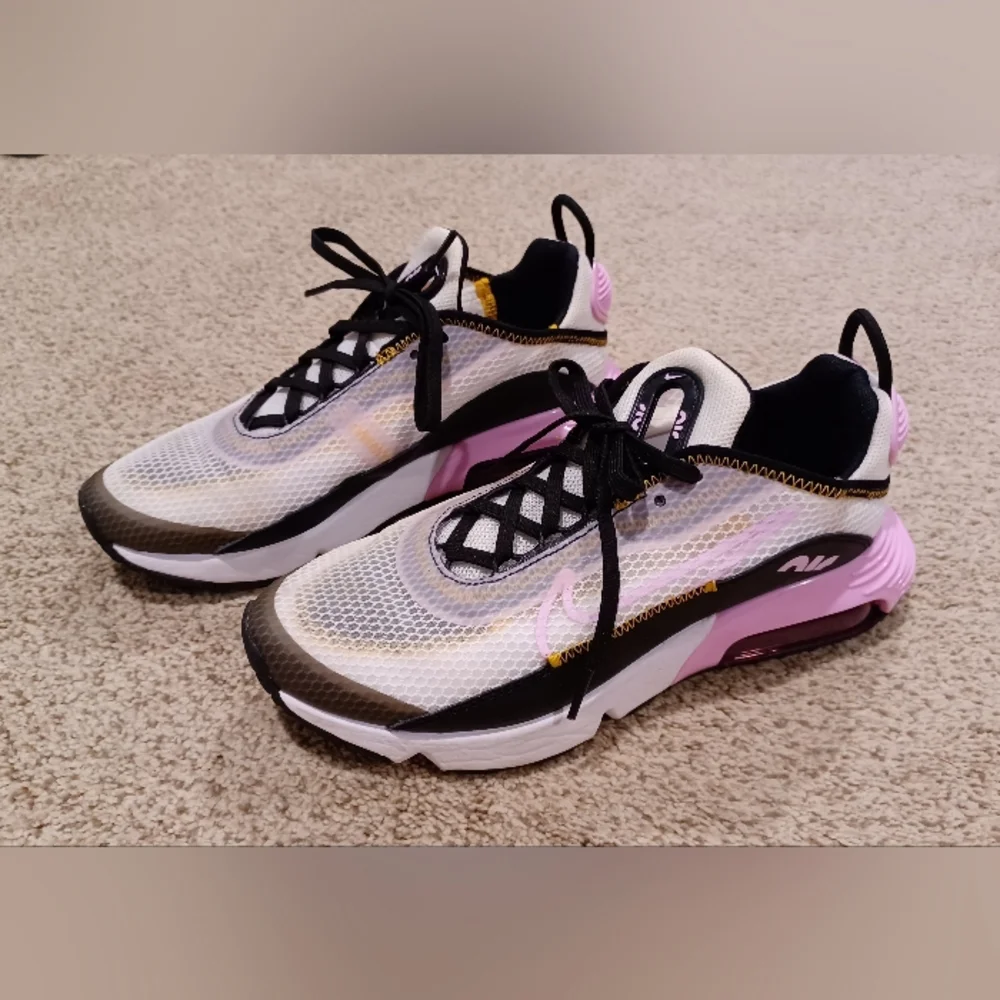 Nike Air Max 2090 Pink And Black Shoes CJ4066-104 Womens Size 6 Youth 4.5 - Picture 3 of 9